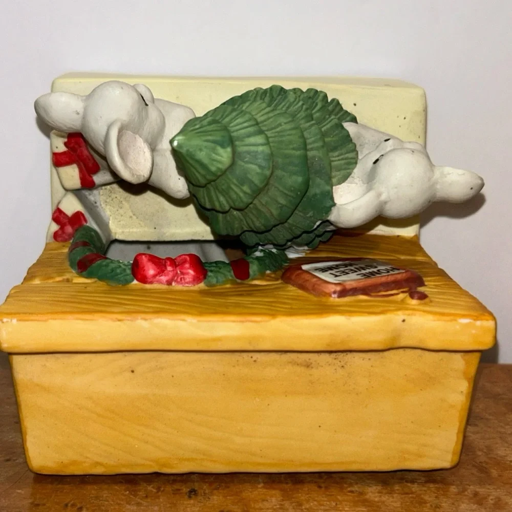 House of Lloyd Yuletide Mice Musical Figurine Music Box Light Christmas 1988 Vtg